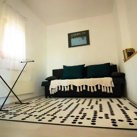 Rozetta Vendeghaz Apartment *